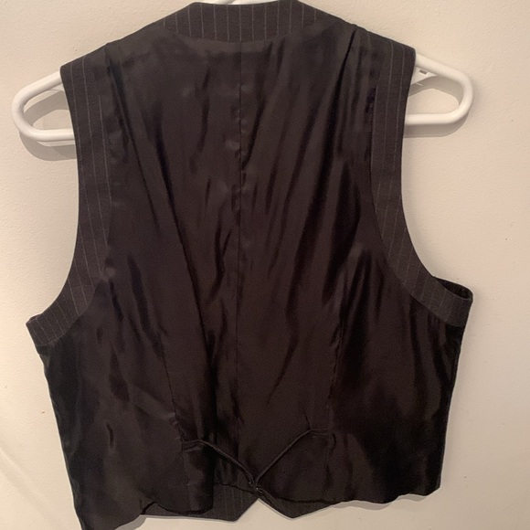 Extremely Sharp Kenneth Cole Black Pinstripe Vest with 2 zip up pockets SZ L - Picture 6 of 7